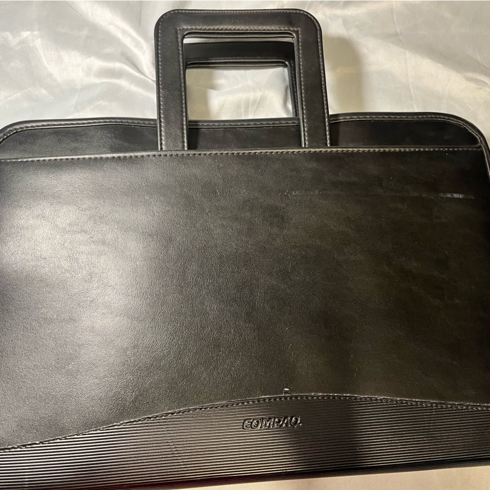 Vintage Compaq black leather case